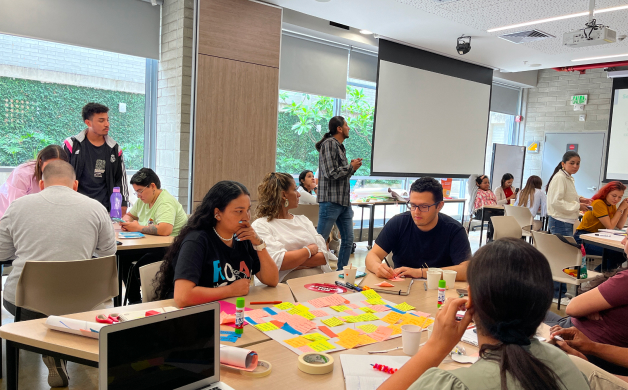 Participación Fundación WWB Colombia en Manos a la Obra